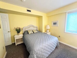 Appartement, 1 queensize bed met slaapbank, balkon, uitzicht op tuin | 1 slaapkamer, individueel gedecoreerd, individueel gemeubileerd