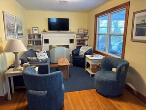 House, Multiple Beds, Kitchen, Garden View | Living area