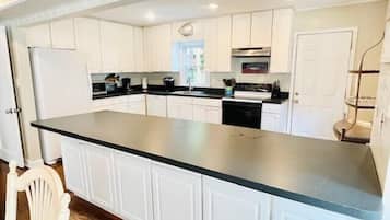 House, Multiple Beds, Balcony, Ocean View | Private kitchen | Coffee/tea maker, toaster