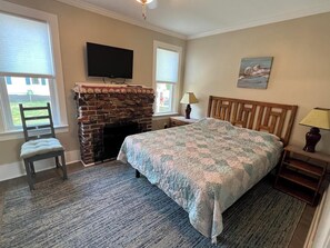 House, Multiple Beds, Fireplace, Garden View | 6 bedrooms, individually decorated, individually furnished - Bayard Avenue 707 (Rehoboth Beach)