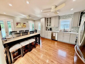 Ferienhaus, Mehrere Betten, Terrasse, Gartenblick | Eigene Küche | Wasserkocher mit Kaffee-/Teezubehör