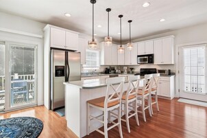 House, Multiple Beds, Kitchen, Garden View | Private kitchen | Coffee/tea maker