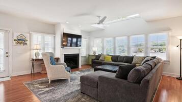 House, Multiple Beds, Kitchen, Garden View | Living area