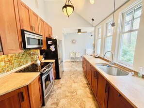 Ferienhaus, Mehrere Betten, Terrasse, Gartenblick | Eigene Küche | Wasserkocher mit Kaffee-/Teezubehör