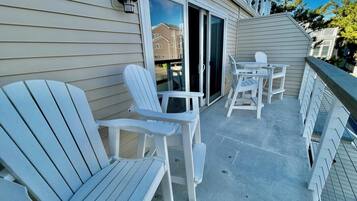 Nhà liên kế, nhiều giường, sân hiên | Quang cảnh từ phòng