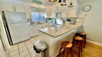 ํ์ดํ, ์นจ๋(์ฌ๋ฌ ๊ฐ), ํํฐ์ค | ์ ์ฉ ์ฃผ๋ฐฉ | ์ปคํผ/ํฐ ๋ฉ์ด์ปค