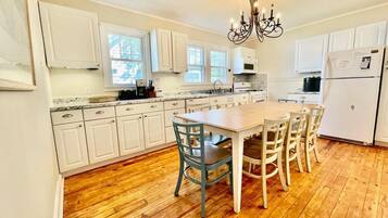 House, Multiple Beds, Patio, Garden View | Private kitchen | Coffee/tea maker