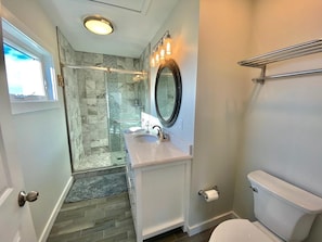 Cottage, Multiple Beds, Balcony, City View | Bathroom - Read Avenue 118 (Dewey Beach)
