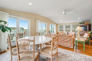 Ferienhaus, Mehrere Betten, Küche, Meerblick (RODNEY AVENUE 8B) | Innenbereich