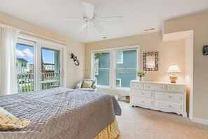 4 habitaciones, decoración personalizada y muebles diferentes 