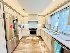 House, Multiple Beds, Patio, Garden View | Private kitchen | Coffee/tea maker