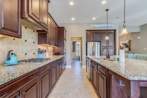 Huis, meerdere bedden, patio, uitzicht op stad | Privékeuken | Een koffiezetapparaat/waterkoker