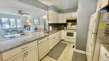 Cottage, Multiple Beds, Balcony, Ocean View | Private kitchen | Coffee/tea maker