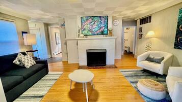 Cottage, Multiple Beds, Patio, Garden View (RODNEY STREET 112) | Living area