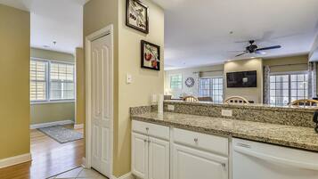 Townhome, Multiple Beds, Patio, Garden View | Interior