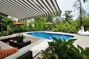 Outdoor pool - Eleanor LEE Lane 32 (Rehoboth Beach)