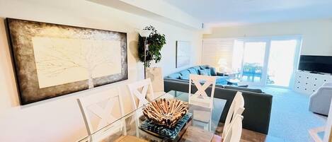 Townhouse, flere senger, balkong, havutsikt | Oppholdsområde