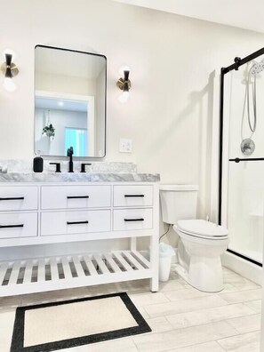 Maison, plusieurs lits, accès piscine, vue océan | Salle de bain