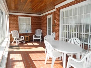 Outdoor dining - Rodney Street 11 (Rehoboth Beach)