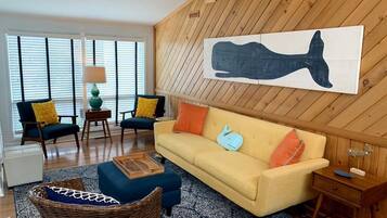 House, Multiple Beds, Patio, Garden View (DELAWARE AVENUE 1ST) | Living area