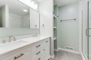 House, Multiple Beds, Pool Access, Ocean View | Bathroom - Penn Street 1 (Rehoboth Beach)