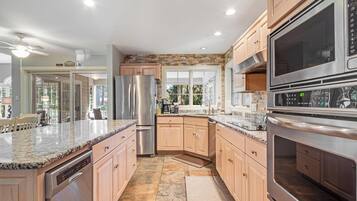 House, Multiple Beds, Kitchen, Garden View | Private kitchen | Coffee/tea maker