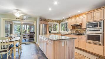 House, Multiple Beds, Kitchen, Garden View | Private kitchen | Coffee/tea maker