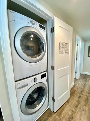 Condo, Multiple Beds, Kitchen, Garden View | Laundry