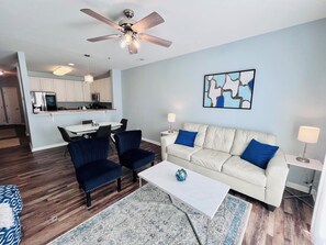 公寓客房, 多張床, 露台, 花園景 | 客廳