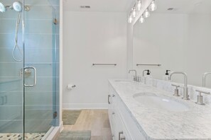 House, Multiple Beds, Fireplace, Garden View (BEACH AVENUE 23) | Bathroom | Towels