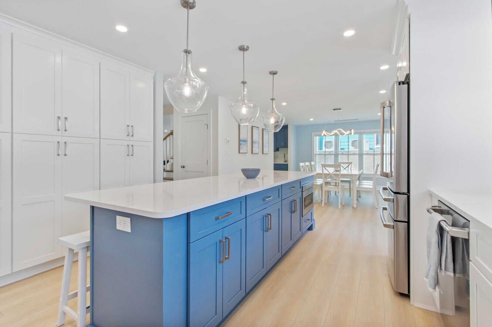 Casa, letti multipli, caminetto, vista giardino (BEACH AVENUE 23) | Cucina privata | Macchina per tè/caffè