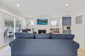House, Multiple Beds, Fireplace, Garden View (BEACH AVENUE 23) | Living area - Beach Avenue 23 (Dewey Beach)