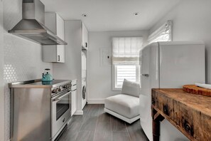 House, Multiple Beds, Patio, Garden View (PHILADELPHIA STREET 108) | Private kitchen - Philadelphia Street 108 (Rehoboth Beach)