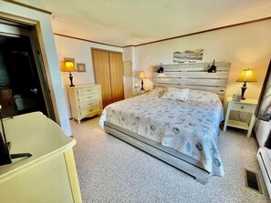 3 habitaciones, decoración personalizada y muebles diferentes 