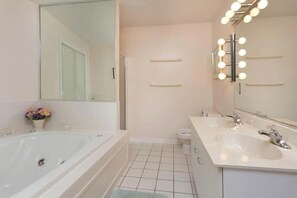 Townhome, Multiple Beds, Balcony, Ocean View | Bathroom