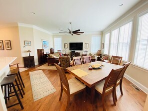 Leilighet, flere senger, terrasse, hageutsikt | 4 soverom, individuelt dekorert og individuelt innredet