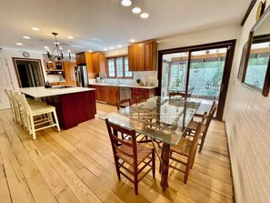 House, Multiple Beds, Fireplace, Garden View | 5 bedrooms, individually decorated, individually furnished - Tidewaters 92 (Rehoboth Beach)
