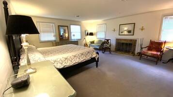 House, Multiple Beds, Fireplace, Garden View | 5 bedrooms, individually decorated, individually furnished