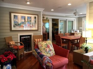 Maison, plusieurs lits, patio, vue jardin | Intérieur