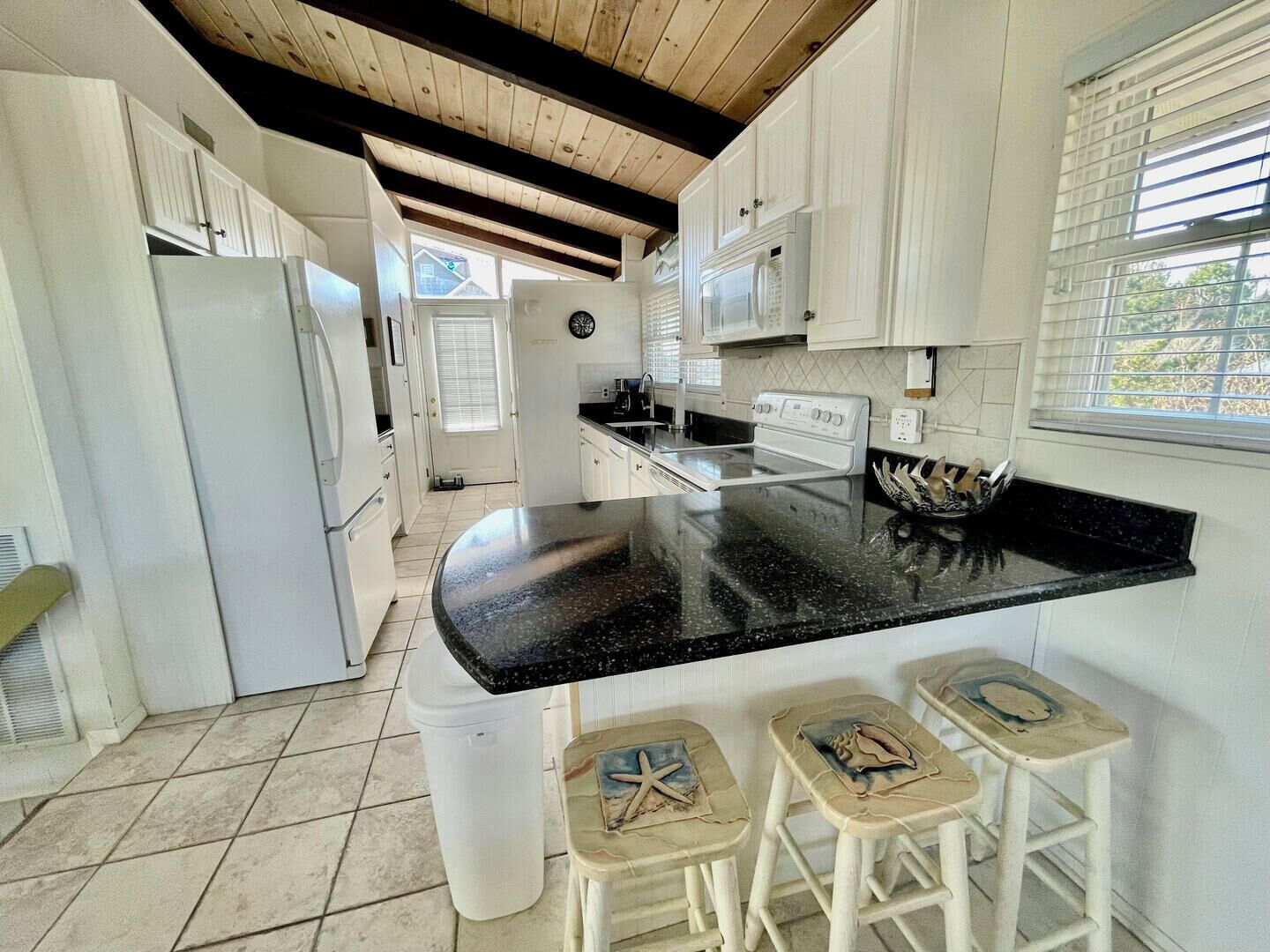 House, Multiple Beds, Patio, Garden View | Private kitchen | Coffee/tea maker