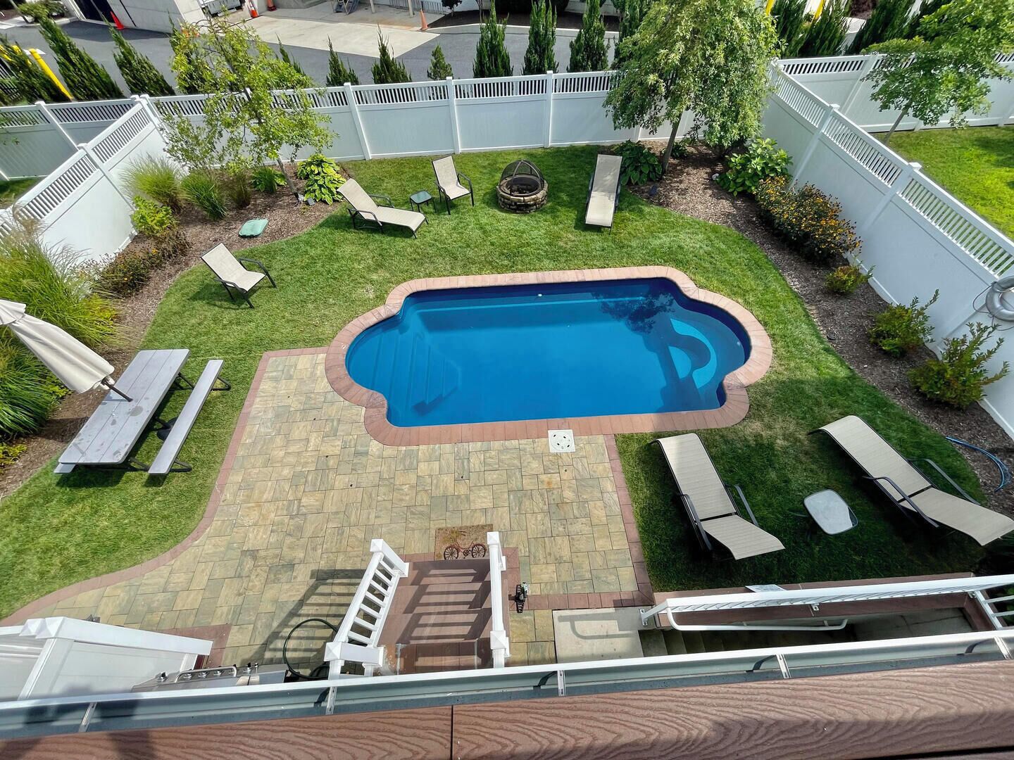 Hồ bơi ngoài trời 