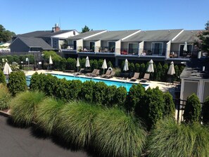 Sesongbasert utendørsbasseng