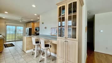 House, Multiple Beds, Kitchen, Garden View | Private kitchen