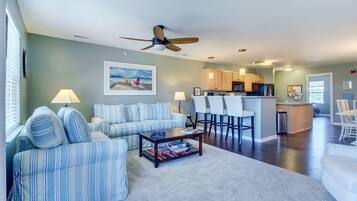 Condo, Multiple Beds, Patio, Garden View | Living area