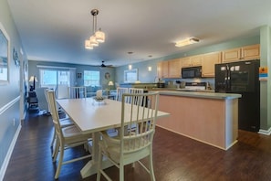 Appartamento, letti multipli, patio, vista giardino | 3 camere, con stile personalizzato, con arredamento individuale