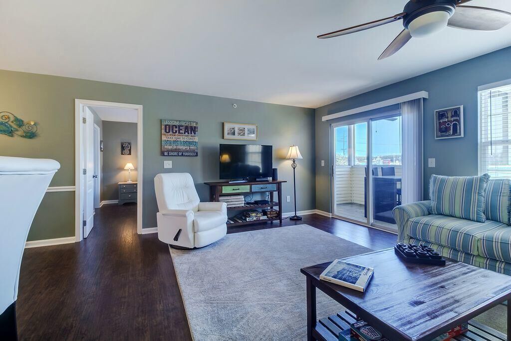 Condo, Multiple Beds, Patio, Garden View | Living area