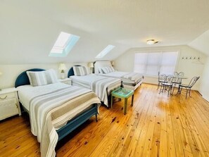 House, Multiple Beds, Fireplace, Garden View