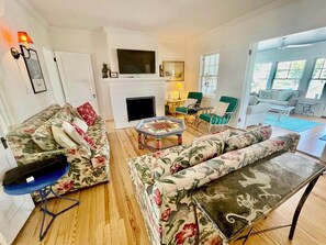 House, Multiple Beds, Fireplace, Garden View | Living area