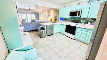 Townhome, Multiple Beds, Balcony | Interior