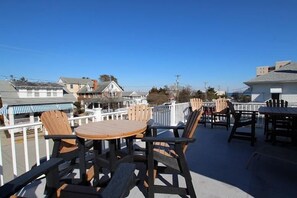 Outdoor dining - Brooklyn Avenue 18 (Rehoboth Beach)